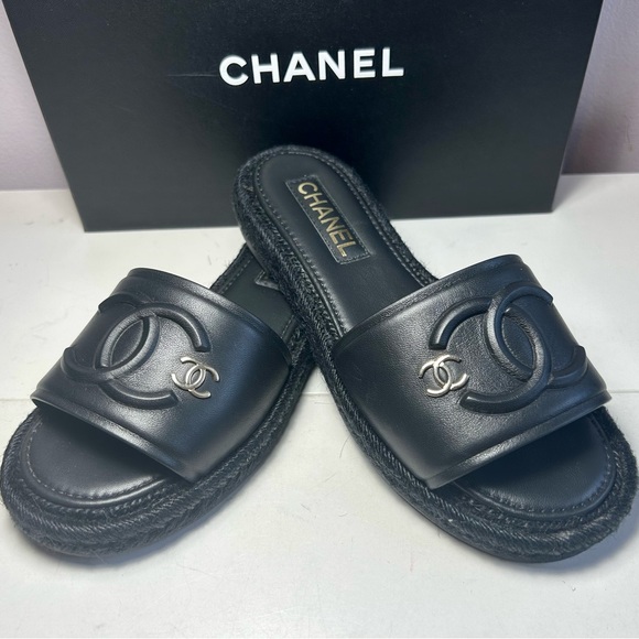 NEW CHANEL 23C CC LOGO MULE SANDALS BLACK LAMBSKIN SZ 38 - Picture 7 of 16
